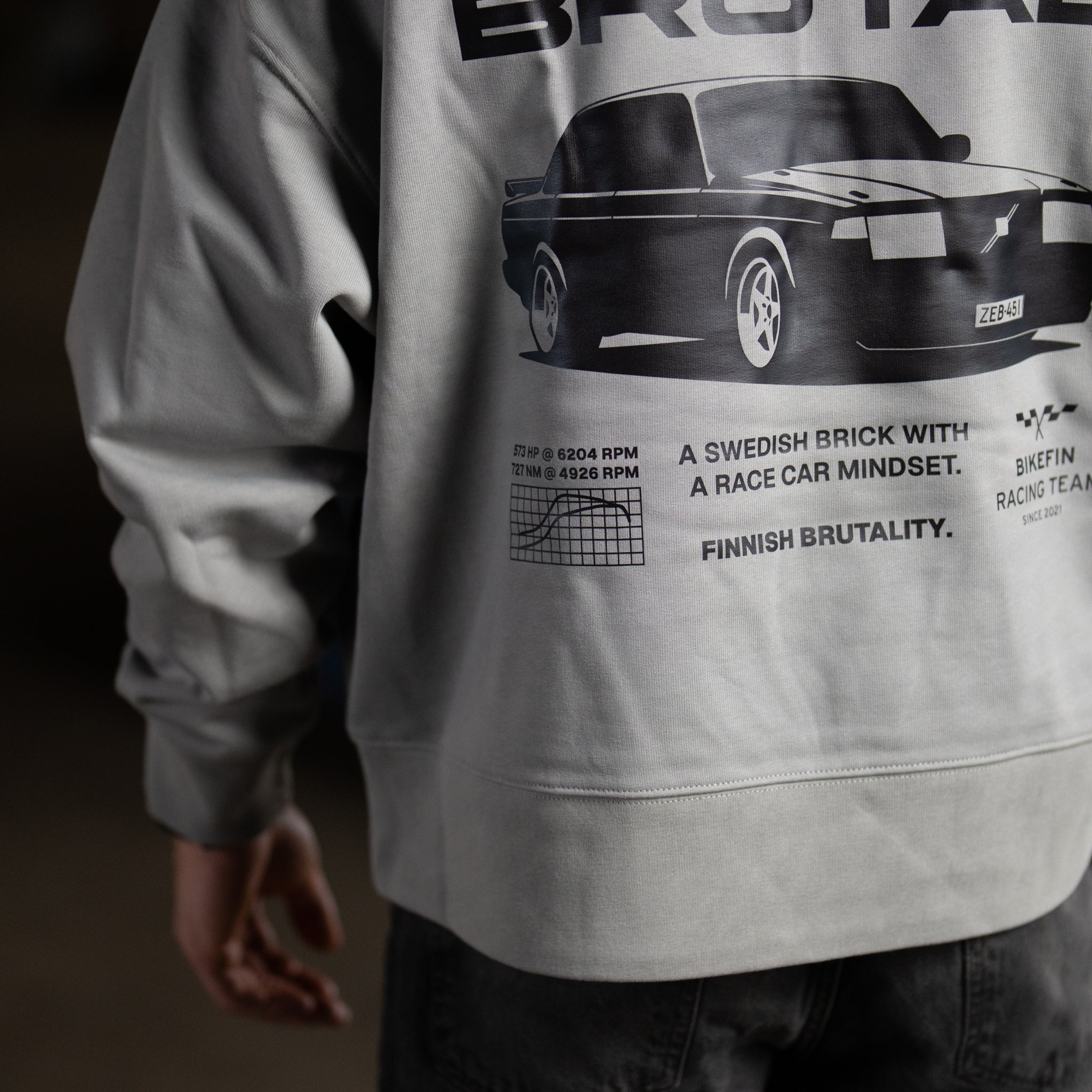 Oversize huppari – BRUTAL Volvo